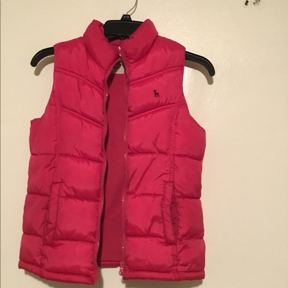 NWT Old Navy Quilted Frost Free Puffer Vest Outerwear Navy Red Green Boys 4T 5T